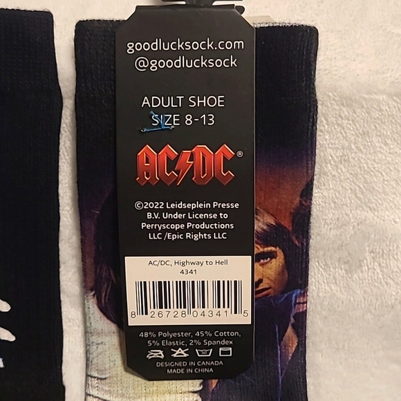 2 Pair Socks, creative designs, super soft - Picture 3 of 4